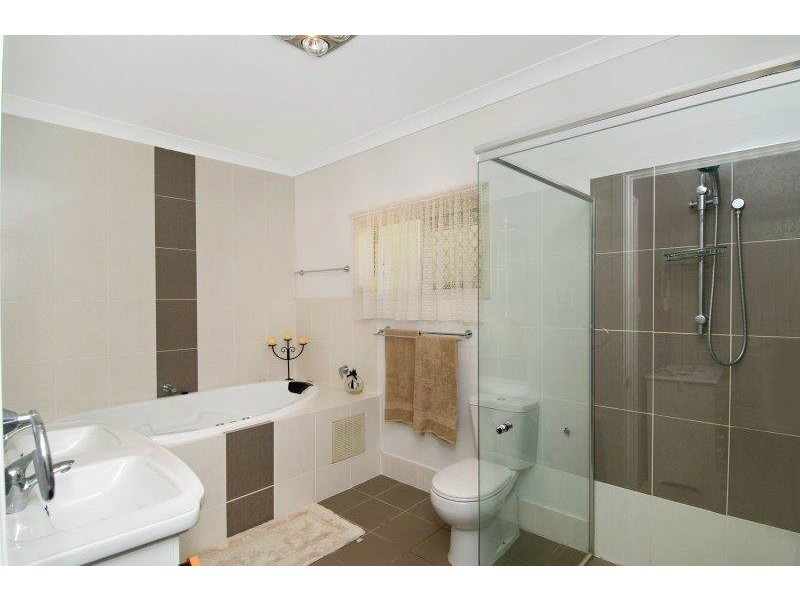 15 Castle Hill Drive, Murrumba Downs QLD 4503