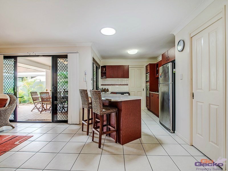 24 Dotterel Crescent, North Lakes QLD 4509