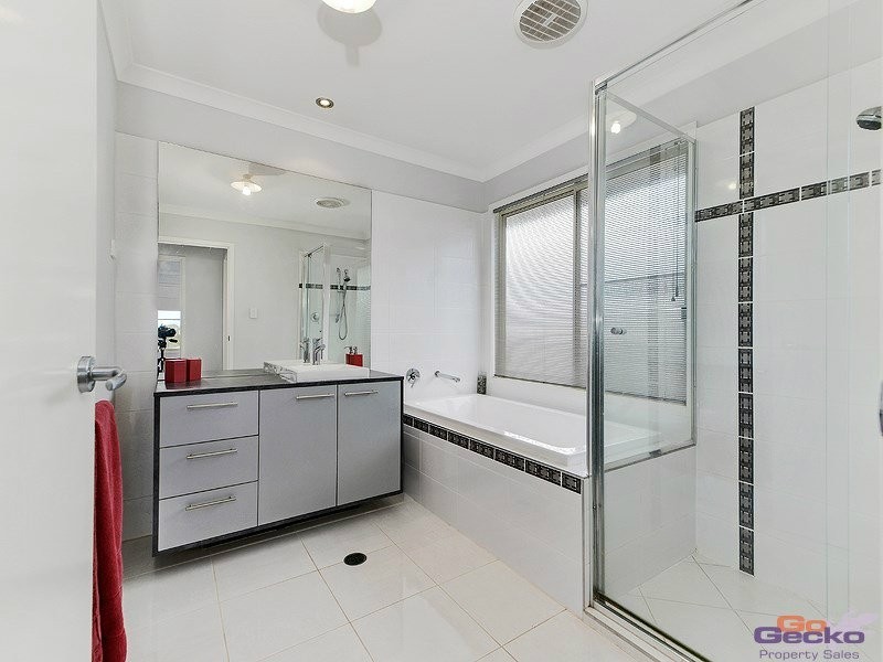 20 Lakeview Terrace, Murrumba Downs QLD 4503