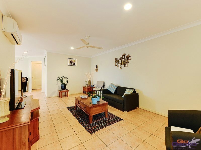 2/11 Lady Bowen Parade, Rothwell QLD 4022