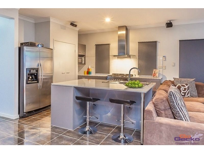 12 Eaton Close, North Lakes QLD 4509