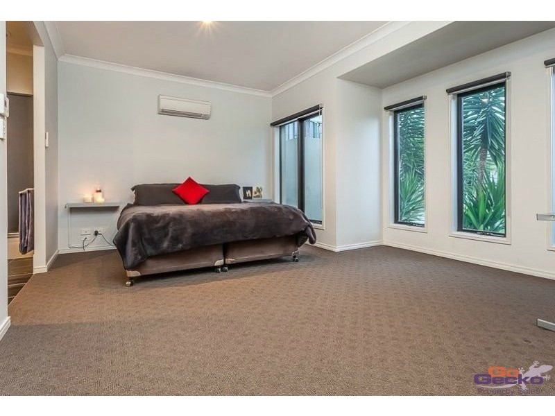 12 Eaton Close, North Lakes QLD 4509
