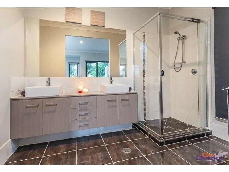 12 Eaton Close, North Lakes QLD 4509