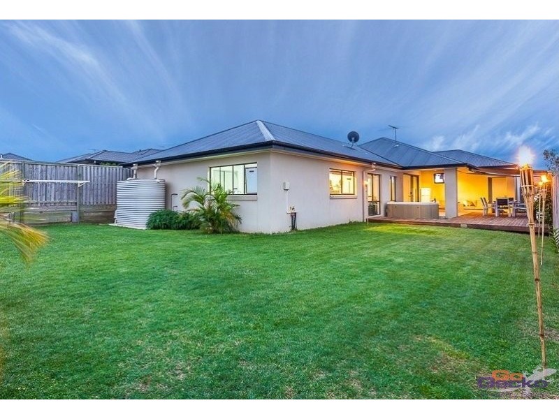 12 Eaton Close, North Lakes QLD 4509