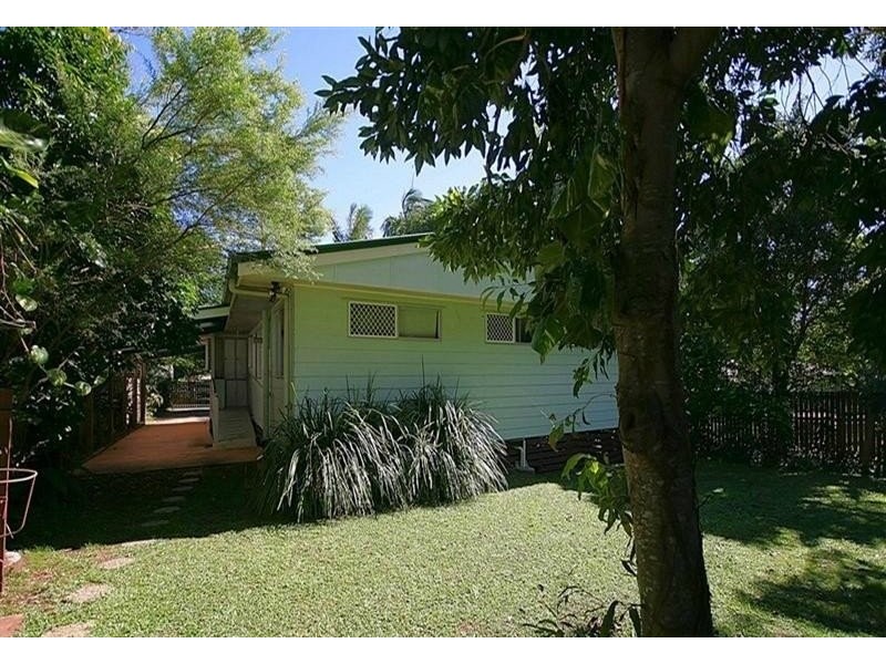 206 School Rd, Kallangur QLD 4503