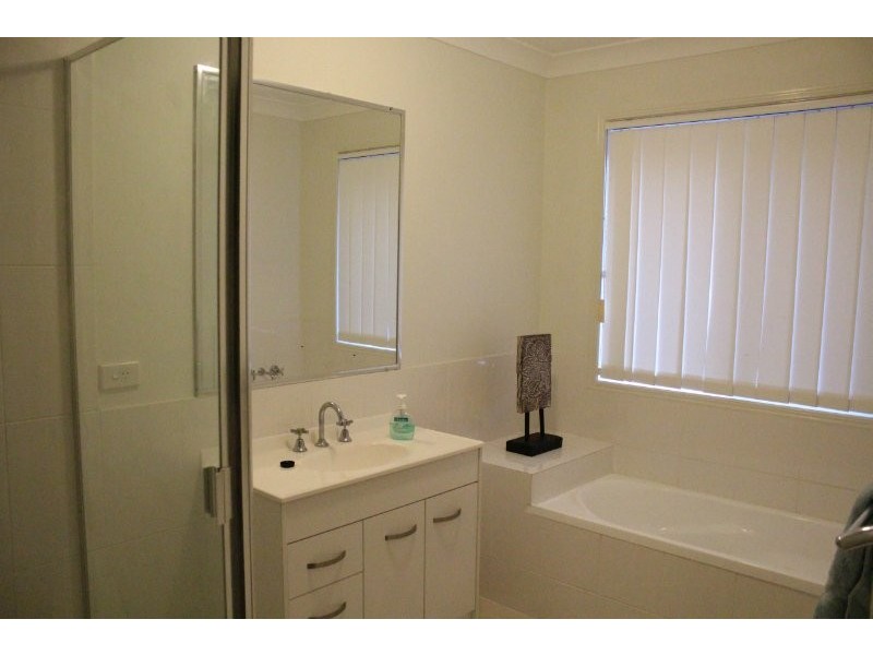 27 Lady Bowen Parade, Rothwell QLD 4022