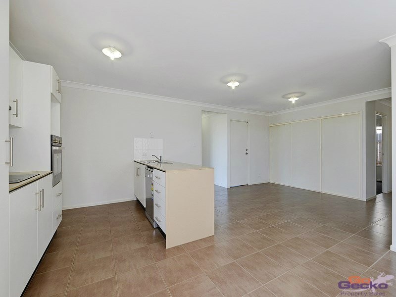 43 Sears Parade, North Lakes QLD 4509
