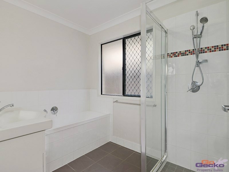 43 Sears Parade, North Lakes QLD 4509