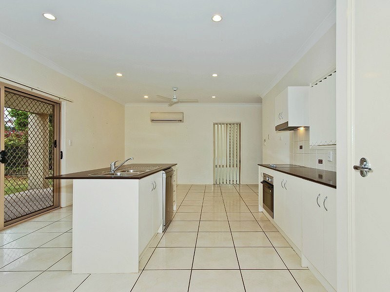 8 Riley Court, North Lakes QLD 4509