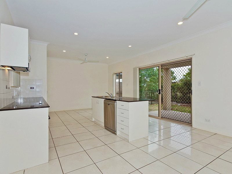 8 Riley Court, North Lakes QLD 4509