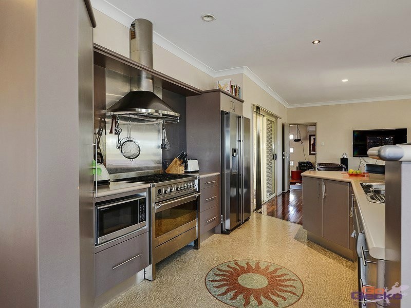 1 Barrine Place, Narangba QLD 4504