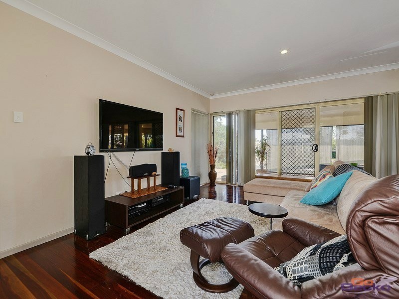 1 Barrine Place, Narangba QLD 4504