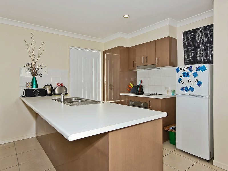 8 Friars Crescent, North Lakes QLD 4509