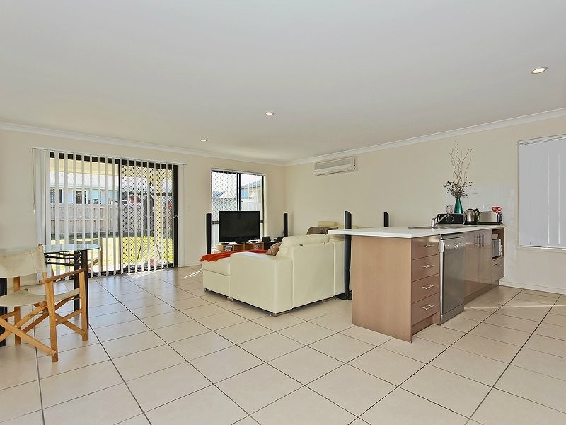 8 Friars Crescent, North Lakes QLD 4509