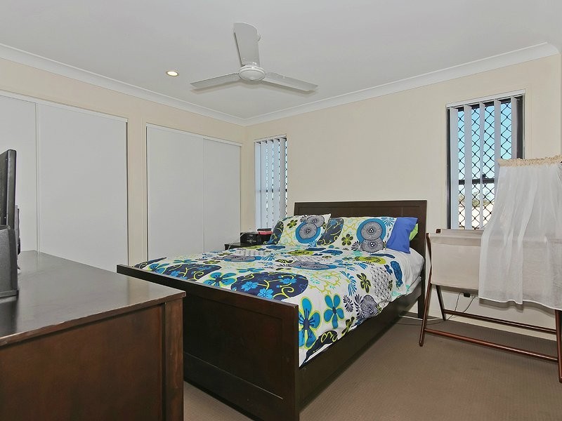 8 Friars Crescent, North Lakes QLD 4509