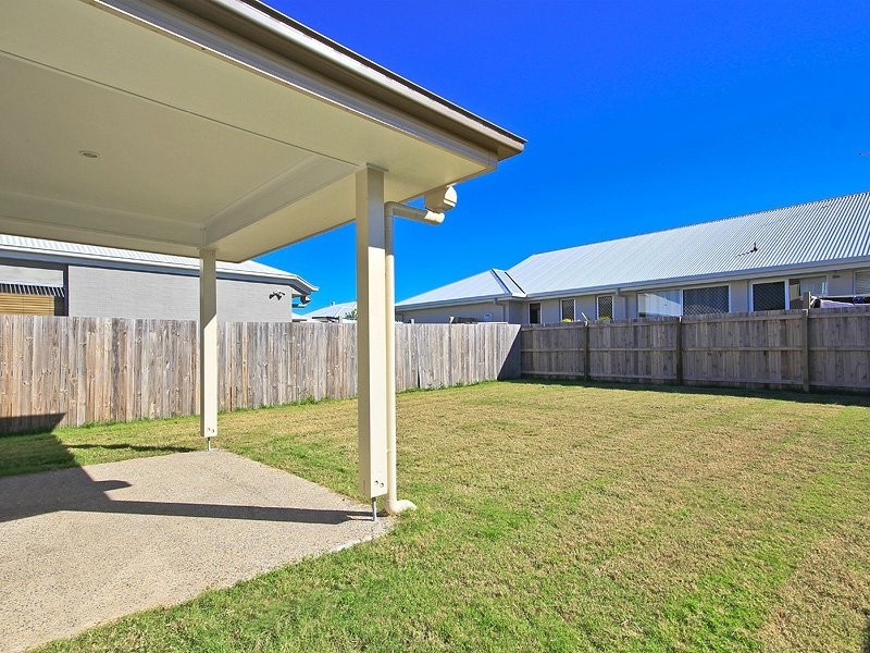 8 Friars Crescent, North Lakes QLD 4509