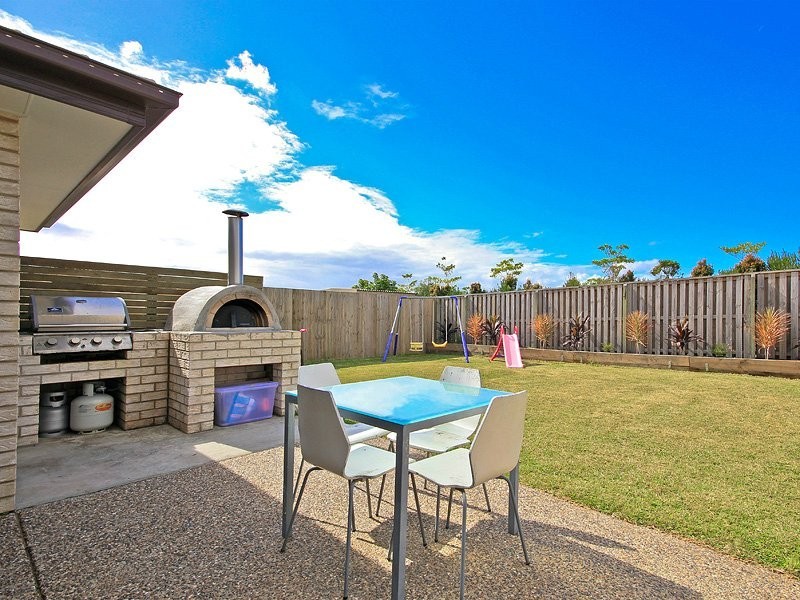 6 Petronas Street, North Lakes QLD 4509