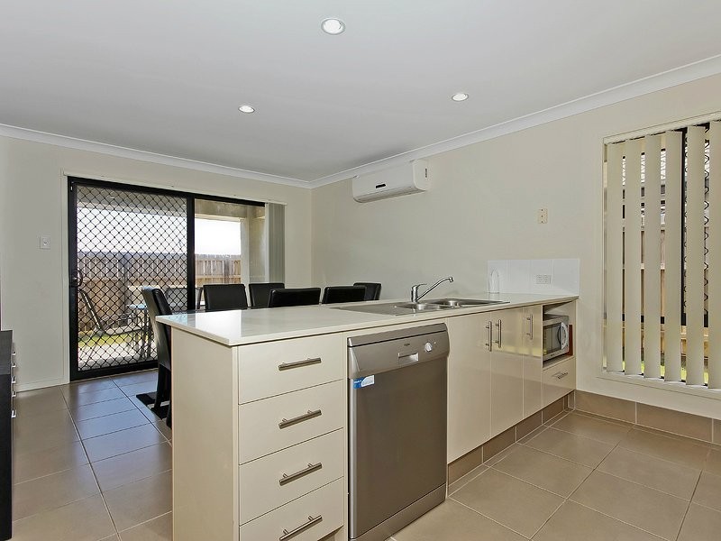 17 Livingstone Ct, North Lakes QLD 4509