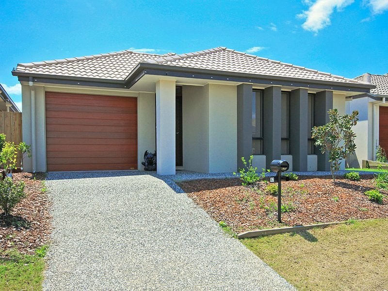 17 Livingstone Ct, North Lakes QLD 4509