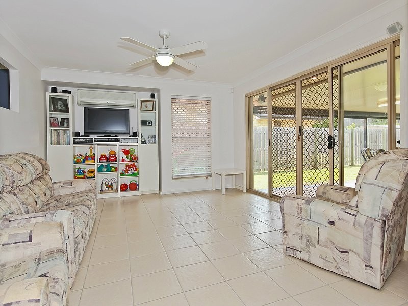 68 Butterfly Drive, Kallangur QLD 4503