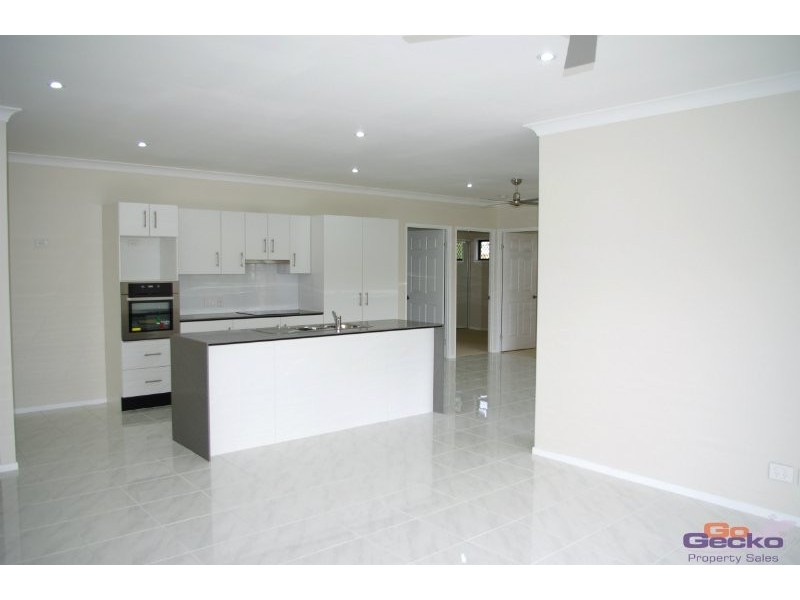 128 Bestmann Road East, Sandstone Point QLD 4511