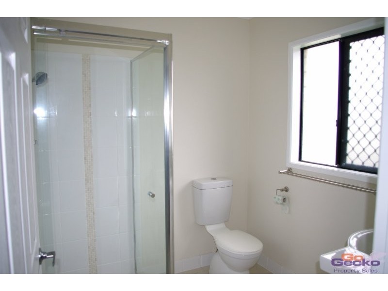 128 Bestmann Road East, Sandstone Point QLD 4511