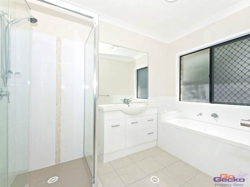 128 Bestmann Road East, Sandstone Point QLD 4511