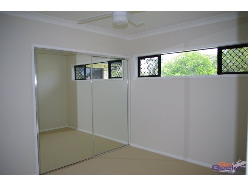 128 Bestmann Road East, Sandstone Point QLD 4511