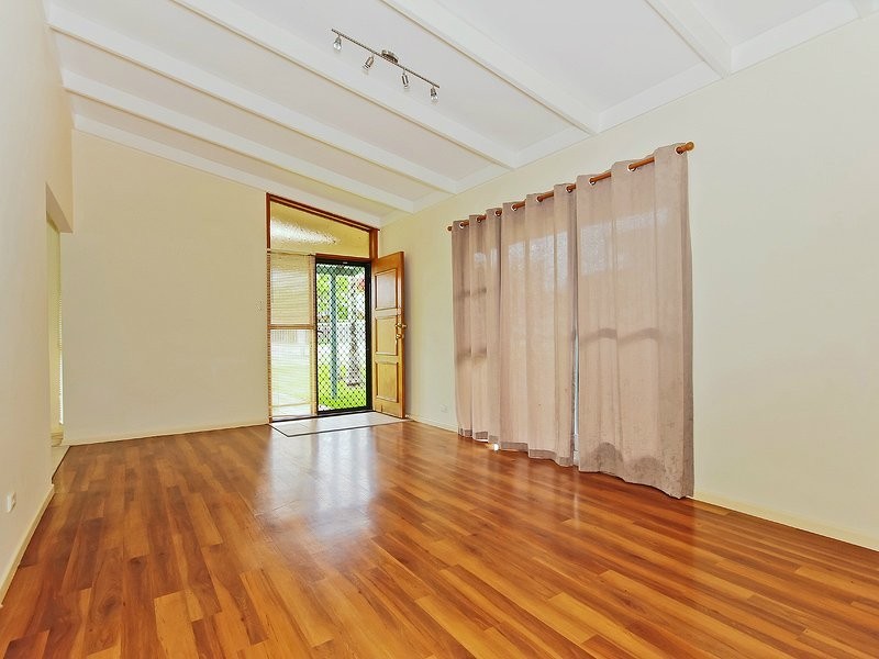 32 Dolphin Street, Deception Bay QLD 4508