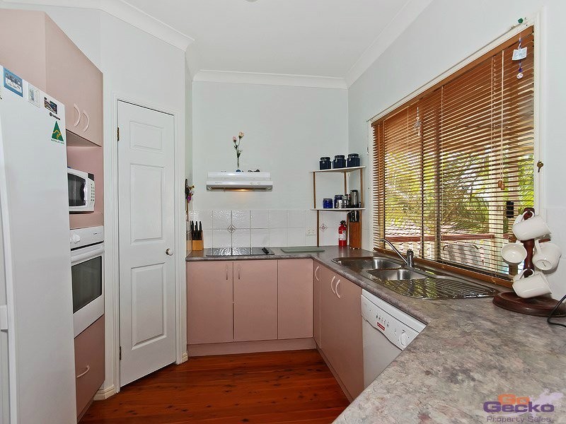 8 Woodland Street, Rothwell QLD 4022