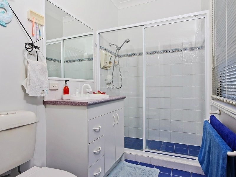 8 Woodland Street, Rothwell QLD 4022