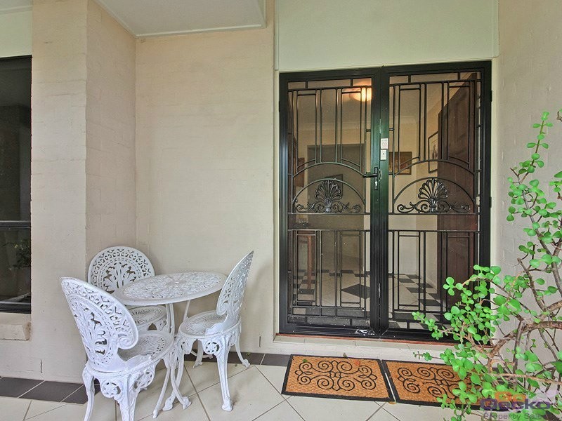 24 Dotterel Crescent, North Lakes QLD 4509