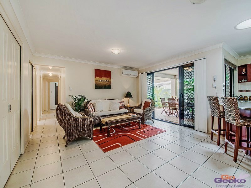 24 Dotterel Crescent, North Lakes QLD 4509