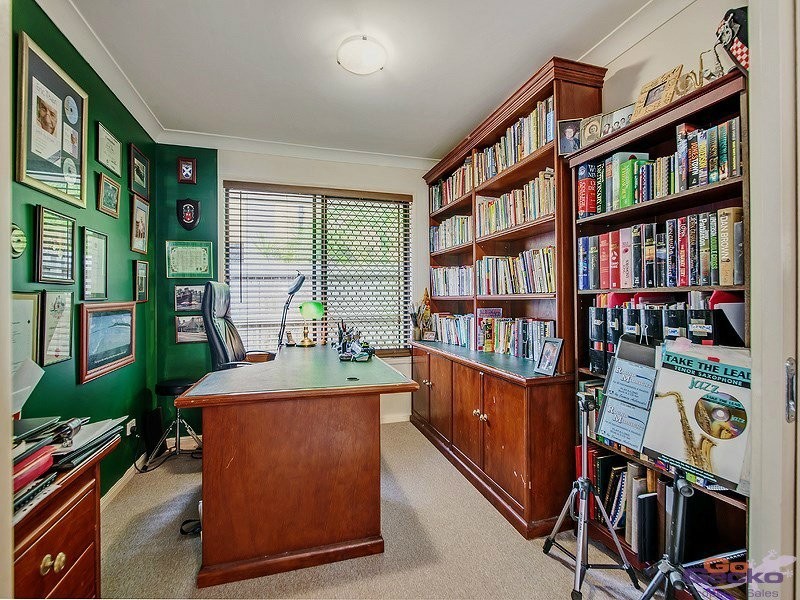 24 Dotterel Crescent, North Lakes QLD 4509