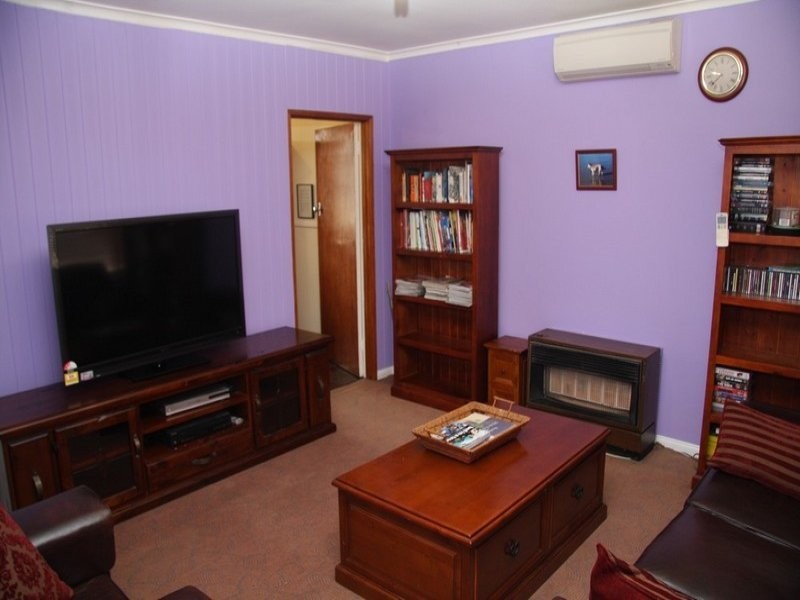 11 Hepburn Street, Dallas VIC 3047