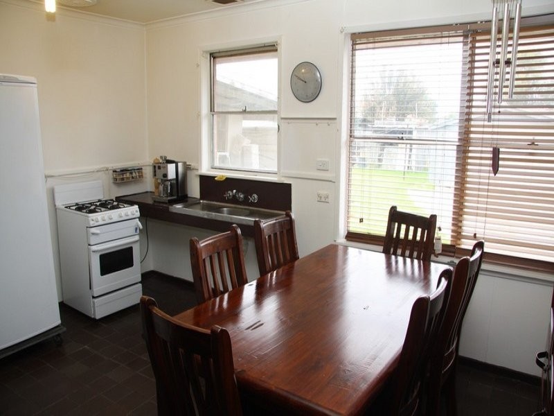 11 Hepburn Street, Dallas VIC 3047