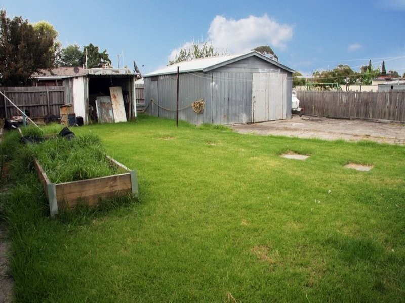 11 Hepburn Street, Dallas VIC 3047