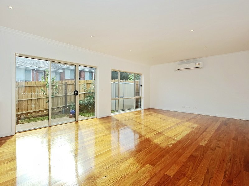 3/58 Purinuan Road, Reservoir VIC 3073
