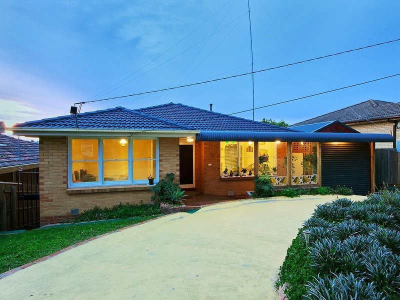 26 Valley Crescent, Glenroy VIC 3046
