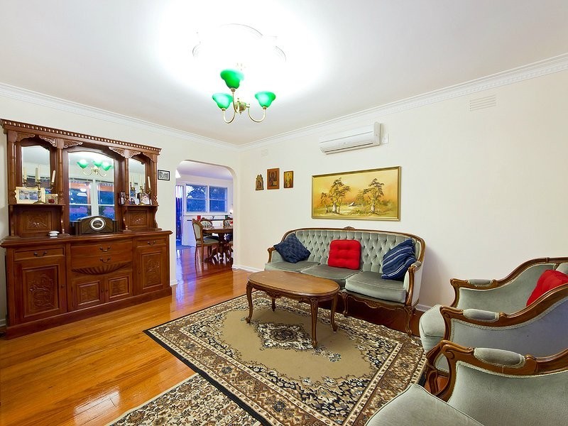 26 Valley Crescent, Glenroy VIC 3046