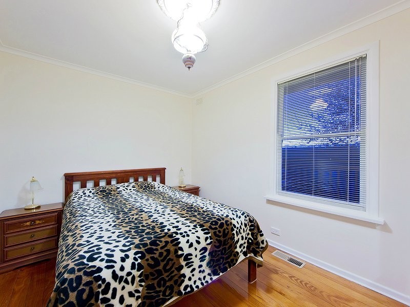 26 Valley Crescent, Glenroy VIC 3046