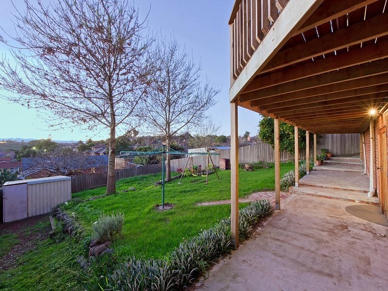 26 Valley Crescent, Glenroy VIC 3046