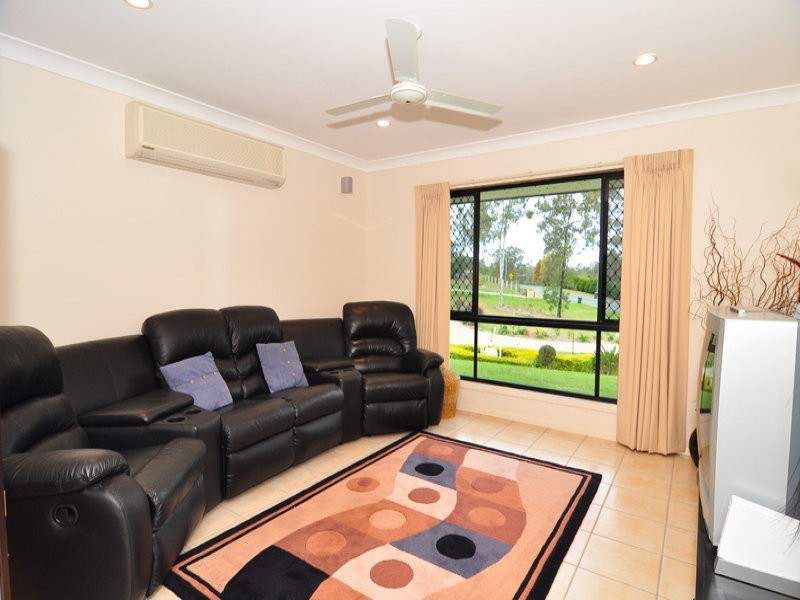 25 Horseshoe Crescent, New Beith QLD 4124