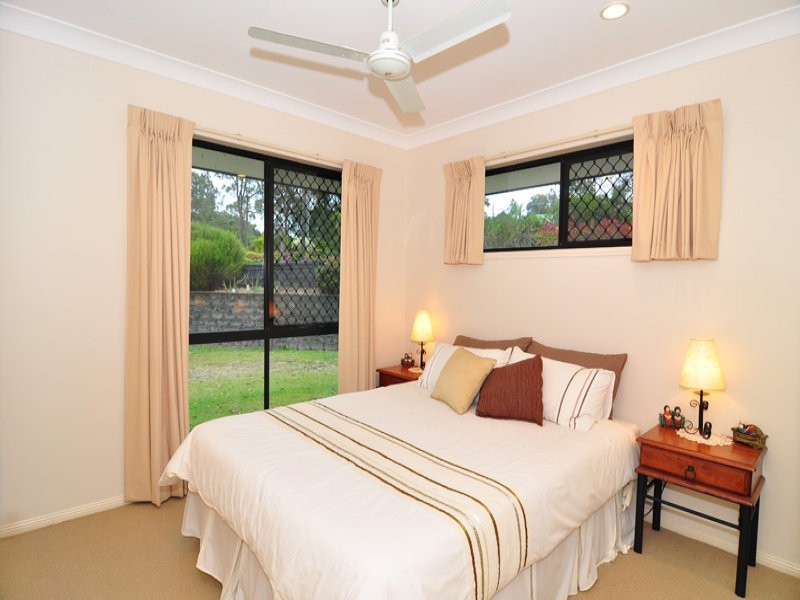 25 Horseshoe Crescent, New Beith QLD 4124