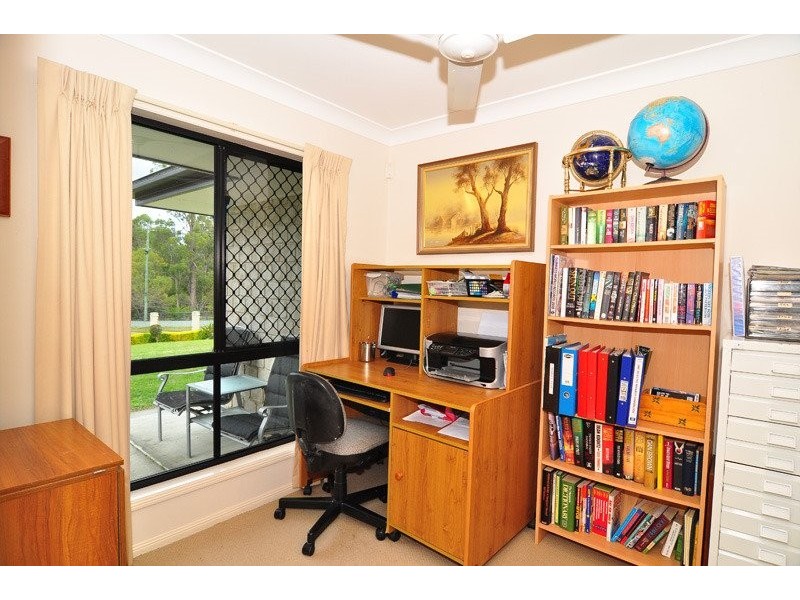 25 Horseshoe Crescent, New Beith QLD 4124