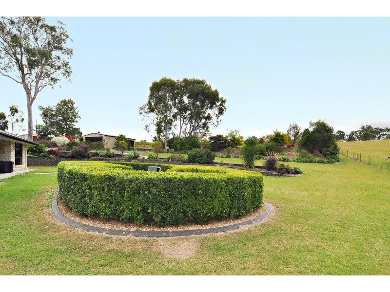 25 Horseshoe Crescent, New Beith QLD 4124