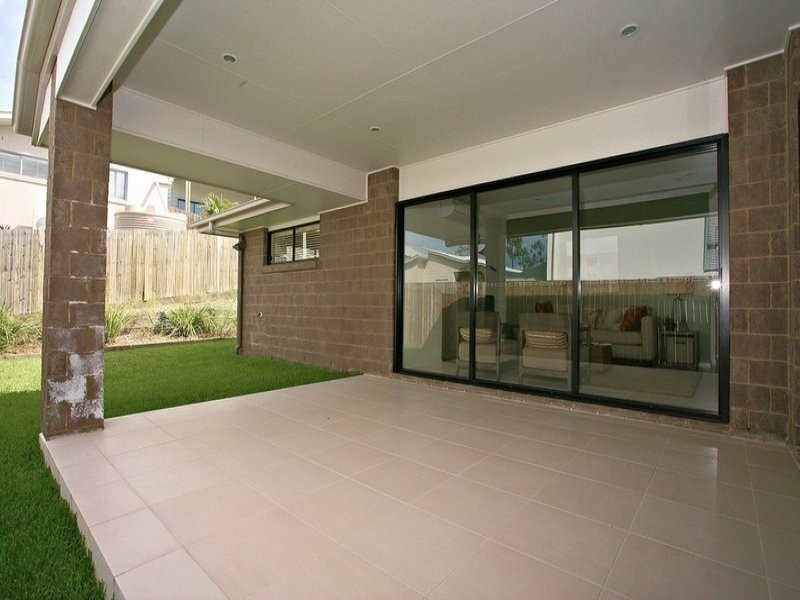 15 Waratah Crescent, Springfield Lakes QLD 4300