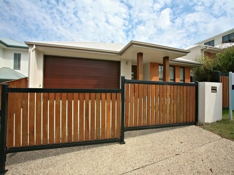15 Waratah Crescent, Springfield Lakes QLD 4300