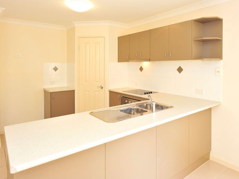 42 Carnarvon Ave, Springfield Lakes QLD 4300