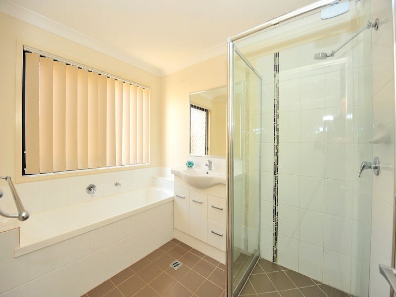 42 Carnarvon Ave, Springfield Lakes QLD 4300